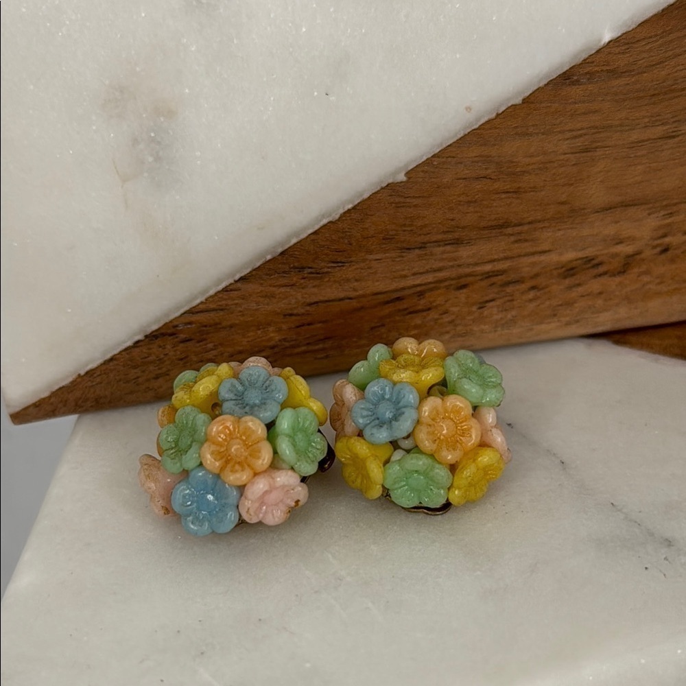 Vintage 60's Multicolor Pastel Flower Cluster Clip On Earrings Lot E36